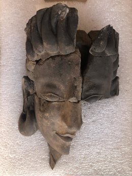 Archivo - Relieve con rostro hallado en El Turuñuelo