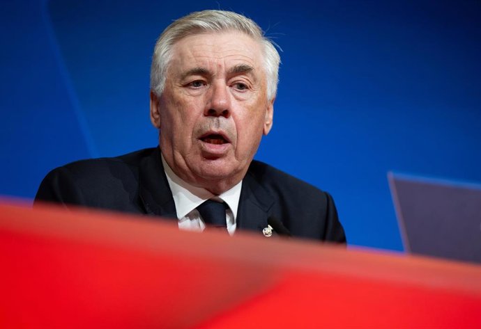 Archivo - El entrenador del Real Madrid, Carlo Ancelotti, en rueda de prensa. 