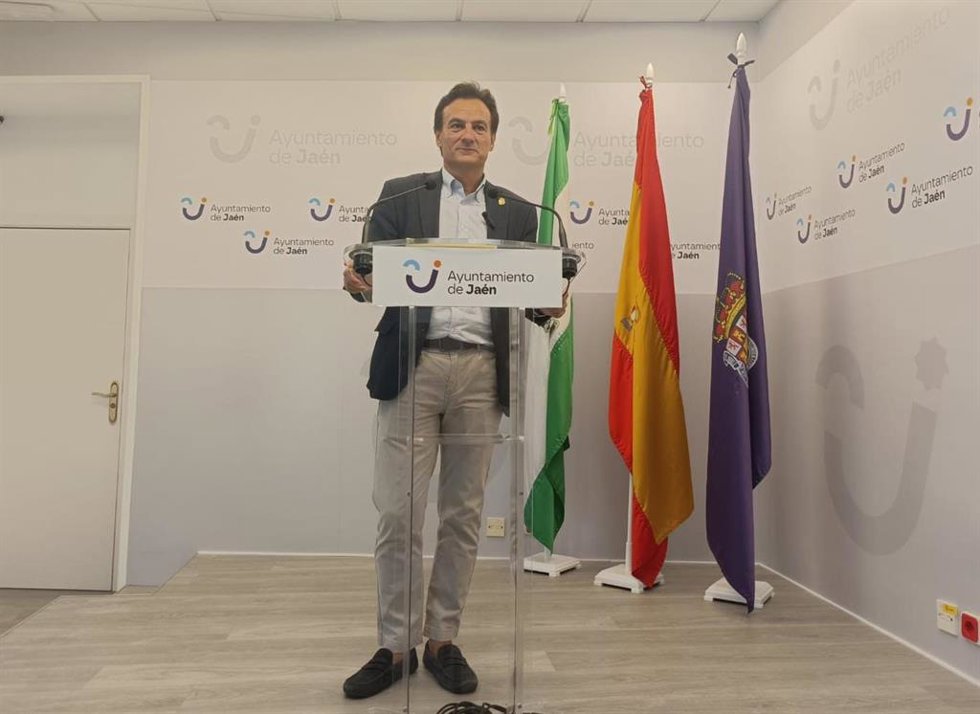 El alcalde de Jaén, Agustín González, durante la rueda de prensa, imagen de archivo.