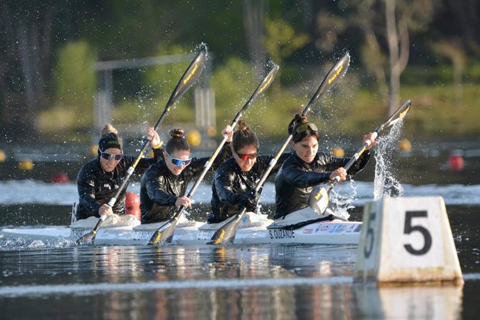 Archivo - Teresa Portela (última) en el K-4 500 m junto a Sara Ouzande, Estefanía Fernández, Carolina García durante el selectivo nacional de piragüismo