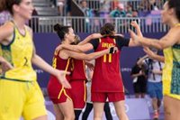 El baloncesto 3x3 y el fútbol buscan medalla en el estreno de la escalada y la natación artística