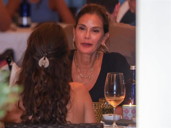 La actriz Teri Hatcher durante una cena en el exclusivo restaurante "Mia"