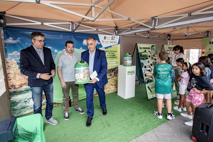 El Consejero De Fomento, Ordenación De Territorio Y Medio Ambiente, Roberto Media, Asiste Al Inicio De La Feria Del Reciclaje En Ramales De La Victoria