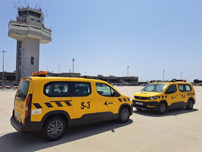 Las dos furgonetas eléctricas del Aeropuerto de Girona