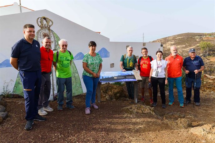 Visita de autoridades a los trabajos de rehabilitación del Camino Viejo de Candelaria