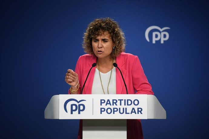 La portavoz del PP en el Parlamento Europeo, Dolors Montserrat, ofrece una rueda de prensa, en la sede del PP, a 5 de agosto de 2024, en Madrid (España)