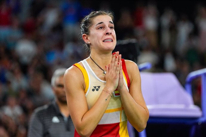 La jugaora de bádminton Carolina Marín después de retirarse de las semifinales de los Juegos Olímpicos de París por una lesión. 