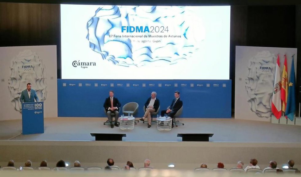 El presidente del Principado de Asturias, Adrián Barbón, interviene en el acto de la Feración de Asociaciones de Mayores del Principado (Fampa) en el palacio de congresos del recinto ferial gijonés 'Luis Adaro', en la 67 edición de la Fidma.