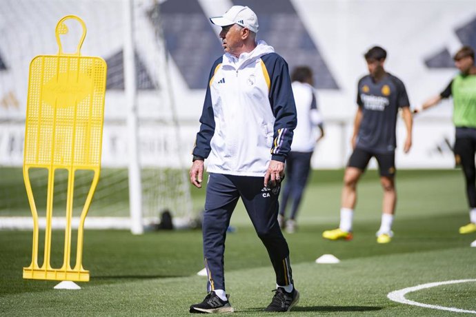 Archivo - Carlo Ancelotti, en un entrenamiento del Real Madrid. 