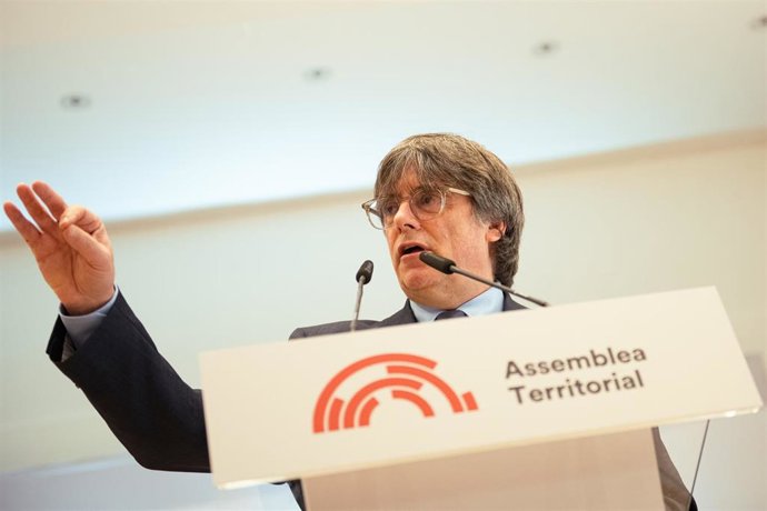 Archivo - El presidente del Consell de la República, Carles Puigdemont, interviene durante la constitución de la Asamblea Territorial del Consell de la República, a 2 de marzo de 2024, en Latour-Bas-Elne (Francia).