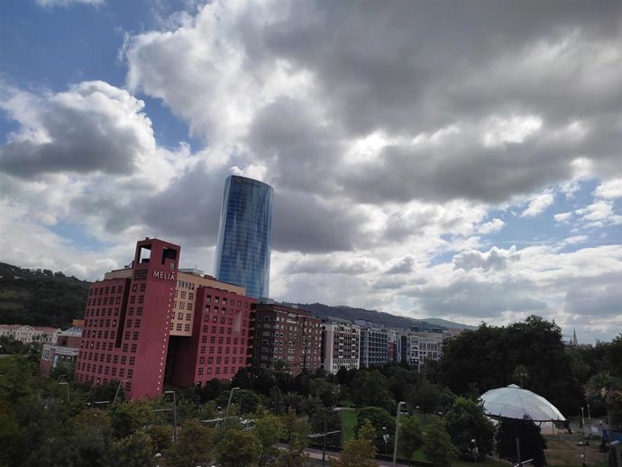 Cielo muy nuboso en Bilbao