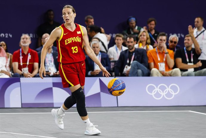 Sandra Ygueravide of Spain in action during Women's Gold Medal Game of the 3x3 Basketball between Spain and Germany on La Concorde 1 during the Paris 2024 Olympics Games on August 5, 2024 in Paris, France.