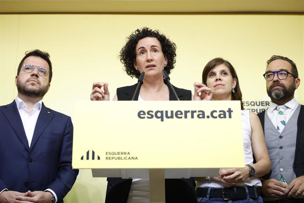 La secretaria general de ERC en funciones, Marta Rovira, durante una rueda de prensa de ERC, en la sede del partido, a 2 de agosto de 2024, en Barcelona, Catalunya (España). La militancia de ERC ha avalado hoy con un 53,5% un preacuerdo con el PSC para 