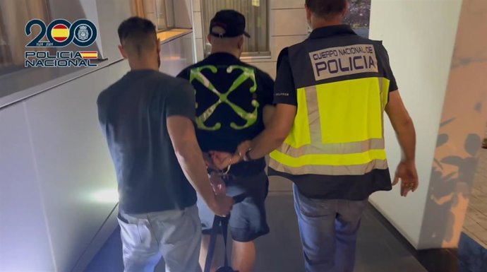 Agentes de la Policía Nacional detienen en Alicante a uno de los estafadores más buscados a nivel nacional, sobre quien pesaban 18 reclamaciones de juzgados de toda la geografía nacional