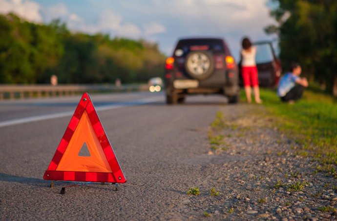 Archivo - Los clientes con seguro de auto de BBVA Allianz ya pueden solicitar asistencia en carretera en la 'app'. 