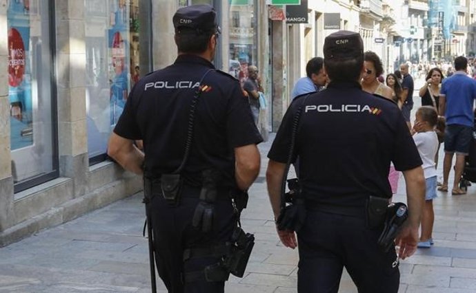 Detenido en Valladolid por pretender vender en internet una furgoneta que no era suya.