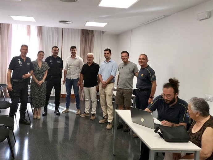 Presentación de las encuestas en Sant Llorenç para conocer el comportamiento de sus ciudadanos en caso de producirse una inundación.