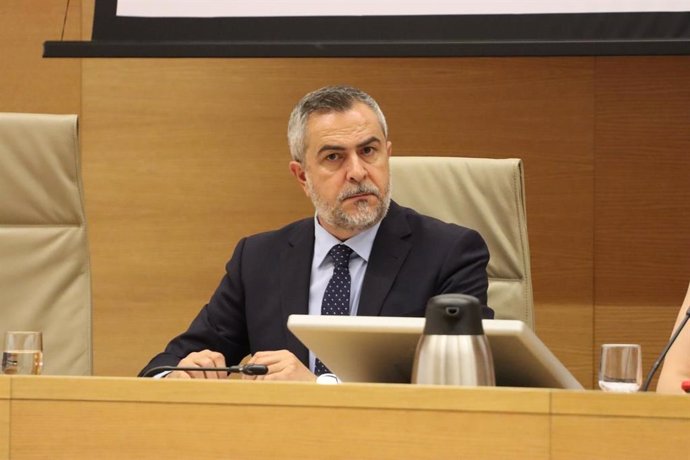 El secretario general del PSOE de Almería y diputado nacional, Juan Antonio Lorenzo Cazorla.