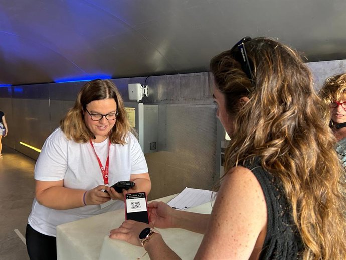Archivo - Entrada al ascensor al Castillo de Santa Bárbara de Alicante.