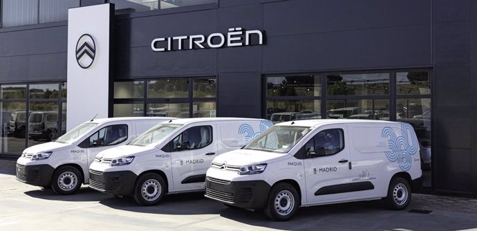 Furgonetas Citroën ë-Berlingo destinadas al mantenimiento sostenible de los parques y jardines de Madrid