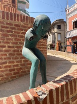 Roban y vandalizan el monumento-fuente de Manolo Boix en Albalat de la Ribera