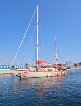 El velero Astral de Open Arms.