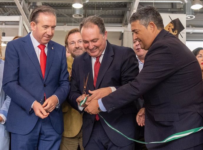 Archivo - Inauguración de la Feria Regional del Jamón y del Cerdo Ibérico de Aracena (Huelva).