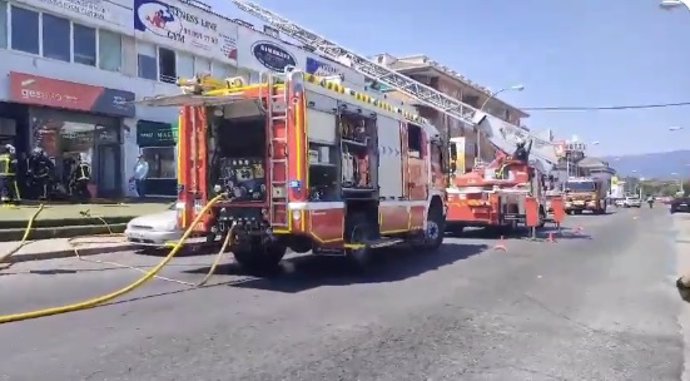 Seis intoxicados leves en el incendio de una vivienda en Villalba