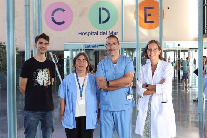 Los investigadores del Hospital del Mar Joan Jiménez Balado, Ana Rodríguez, Juan José Chillarón, Elisenda Climent, que han realizado el estudio sobre los niveles de glucemia en pacientes que han sufrido un ictus isquémico