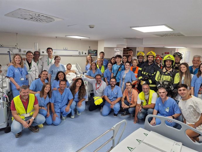 El Hospital Virgen Macarena de Sevilla realiza de manera "segura y efectiva" un simulacro de incendio en su Unidad de Cuidados Intensivos.