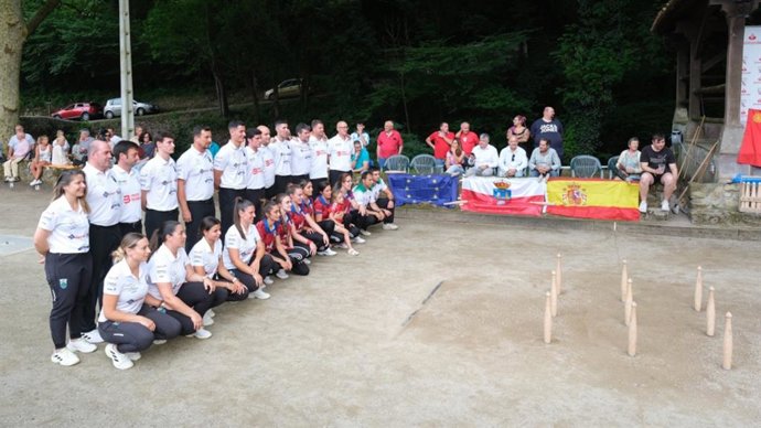 Competición de la Copa Presidenta de bolos