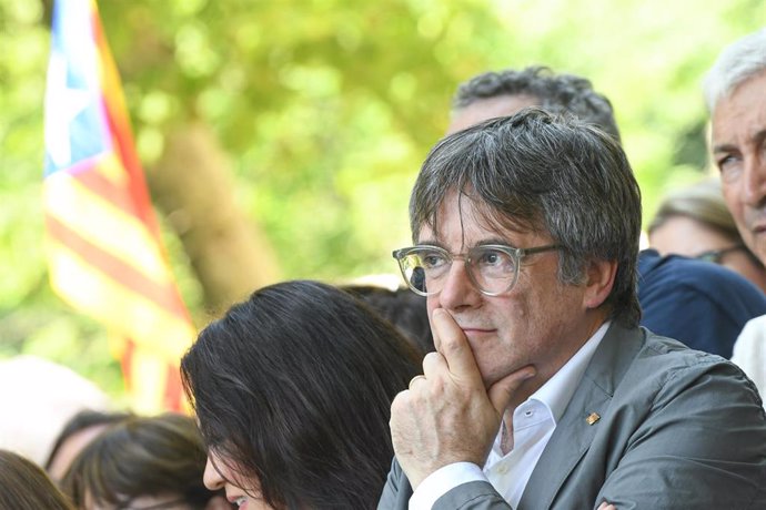 El expresidente de la Generalitat de Catalunya, Carles Puigdemont, durante el acto de celebración del cuarto aniversario de la fundación de Junts, en el Théâtre de Verdure, a 27 de julio de 2024, en Amélie-les-Bains-Palalda (Francia)