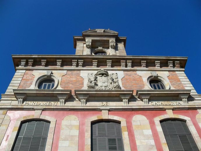 Archivo - Fachada del Parlament de Catalunya, en una imagen de archivo