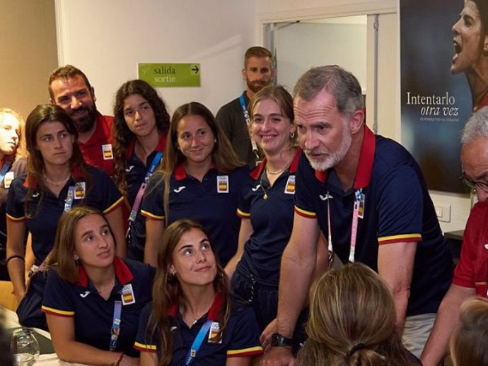 El Rey Felipe ha visitado la Casa de España en la Villa Olímpica para mostrar su apoyo a los atletas españoles que están compitiendo en los Juegos Olímpicos de París 2024