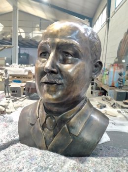 Busto del doctory político  Rafael de Vega, fusilado por el bando nacional en la Guerra Civil