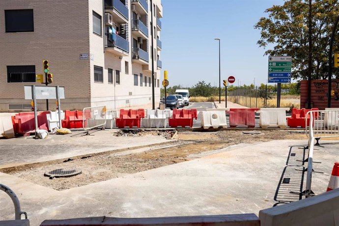 Obras de mejora en la canalización de aguas en la calle de Miguel Servet