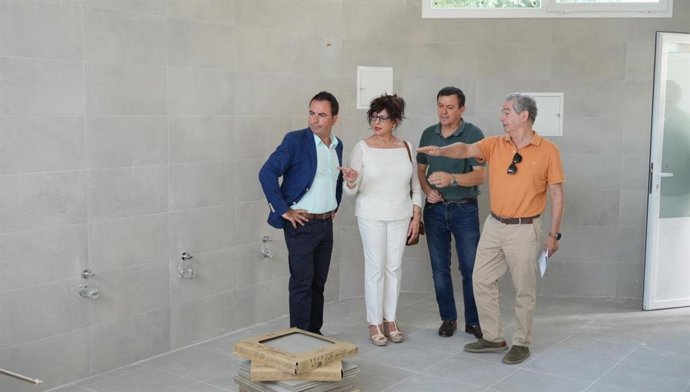 Visita de la viceconsejera de Educación de C-LM, Mar Torrecilla, al IES 'Universidad Laboral' de Toledo.