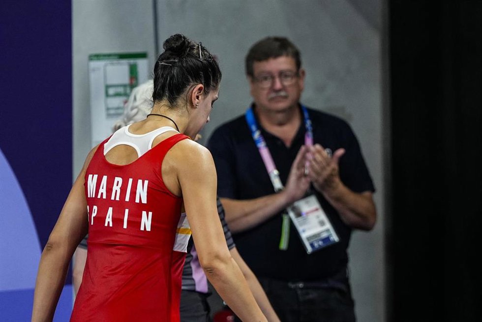 Carolina Marin of Spain is injured in the second set and leaves the match against Bing Jiao He of China during Women's Singles Semifinal of the Badminton on La Chapelle Arena Court 1 during the Paris 2024 Olympics Games on August 4, 2024 in Paris, Franc