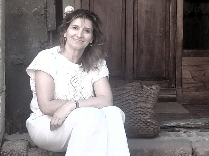La autora de la novela 'Namasté, dos mujeres y un poema', Esperanza Calleja.