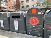 Arde la carga de un camión de recogida de residuos de cartón en Vallecas