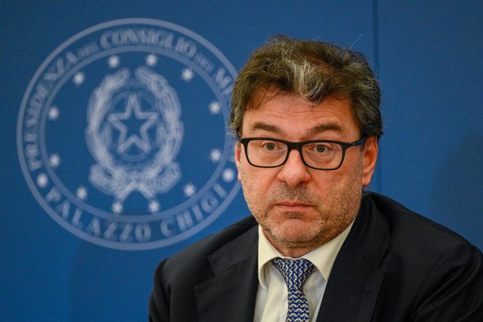 Archivo - 22 November 2022, Italy, Rome: Italian Minister of Economy and Finance, Giancarlo Giorgetti, attends a press conference to present the 2023 budget. Photo: Fabrizio Corradetti/LPS via ZUMA Press Wire/dpa