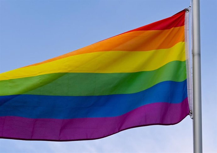 Archivo - Bandera LGTBI (Archivo)