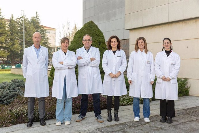 Felipe Prósper, Edurne San José, Xabier Agirre, Leire Gárate, Estíbaliz Miranda y Nahia Gómez, del Cima y de la Clínica Universidad de Navarra