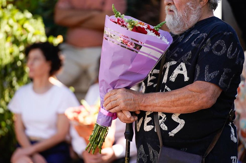 Archivo - Ceremonia de homenaje y acto solemne de entrega a los familiares de los restos humanos de las víctimas del Barranco de Víznar, el pasado junio en Víznar
