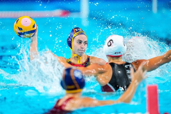 Bea Ortiz of Spain in action during Women's Quarterfinal of the Water Polo between Canada and Spain on Paris La Defense Arena during the Paris 2024 Olympics Games on August 6, 2024 in Paris, France.