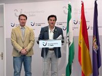 El alcalde resalta la "gran labor por Jaén" que ha realizado Manuel Carlos Vallejo