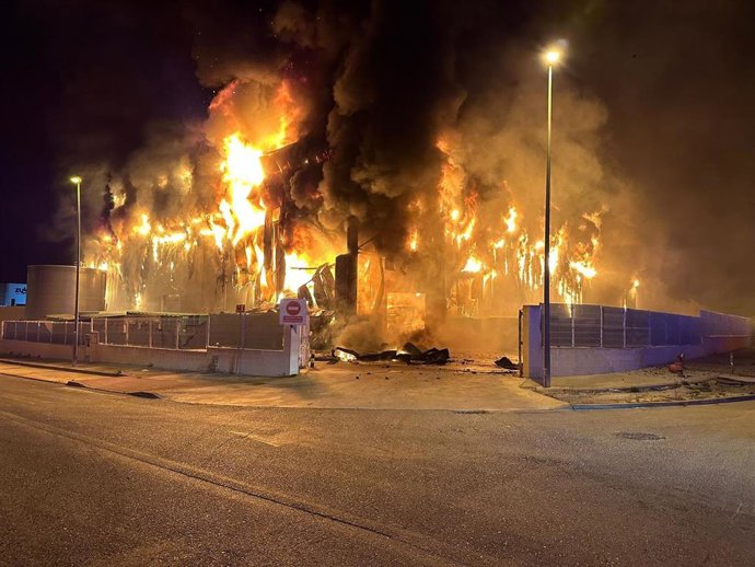 Incendio de una nave en Molina de Segura
