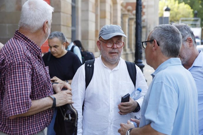 Boye davant del Parlament