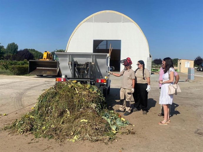 La concejala en la visita a los viveros El Arca.
