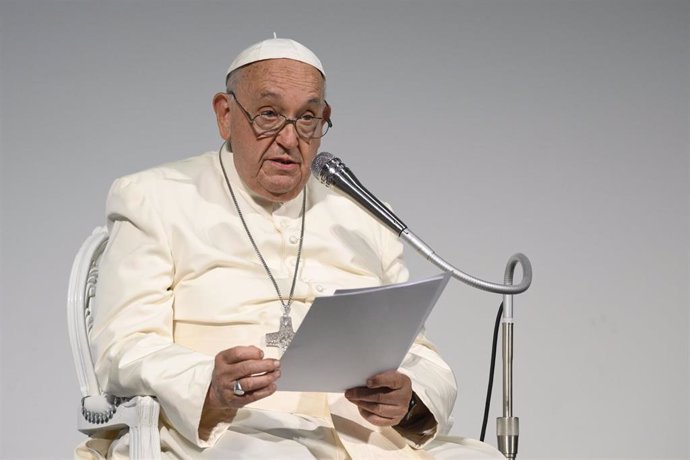 Archivo - 07 July 2024, Italy, Trieste: Pope Francis attends a meeting with the participants into the 50th Social Week of Catholics in Italy at the Generali Convention Center in Trieste. Photo: Vatican Media/IPA via ZUMA Press/dpa